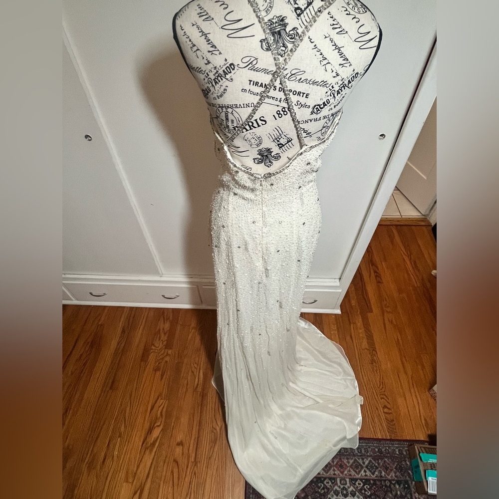 Wedding/Prom dress. - Picture 4 of 9